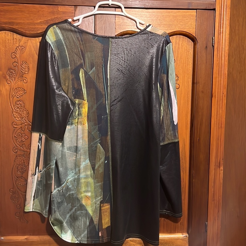 Unique Tunic With Different Textures And Colors - image 5